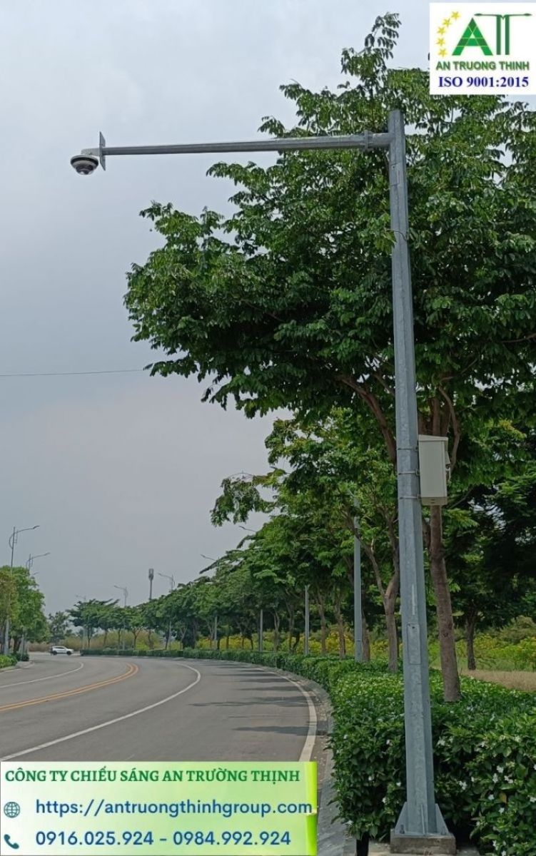 Trụ thép lắp camera