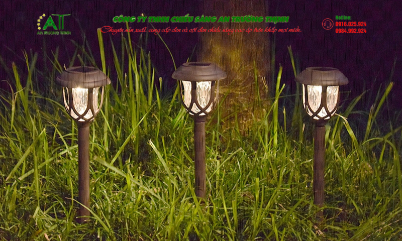 Đèn LED năng lượng mặt trời sân vườn
